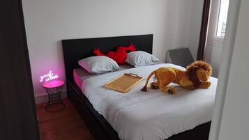 3 slaapkamers, een kluis op de kamer, een bureau