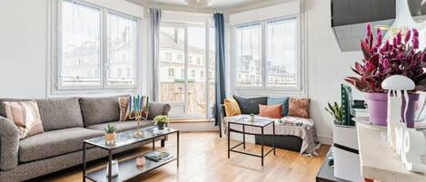 Smart TV, video games, DVD player, books