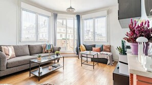 Smart-TV, Videospiele, DVD-Player, Bücher