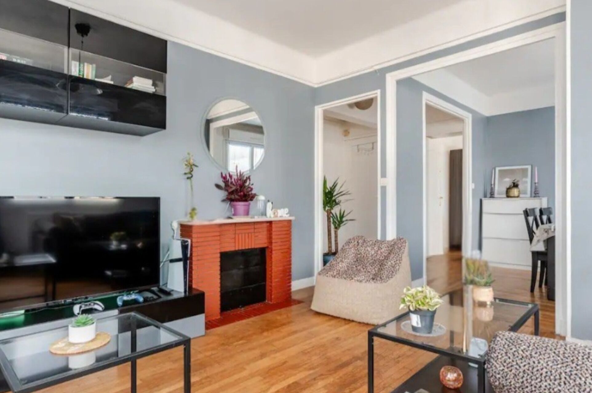 Smart TV, video games, DVD player, books