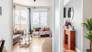 Smart-TV, Videospiele, DVD-Player, Bücher