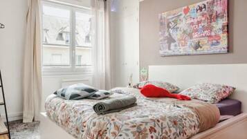 3 bedrooms, in-room safe, desk, iron/ironing board