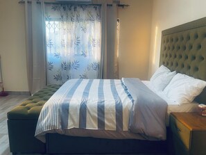 3 bedrooms, iron/ironing board, WiFi, bed sheets