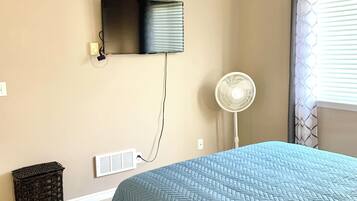 2 bedrooms, WiFi, bed sheets