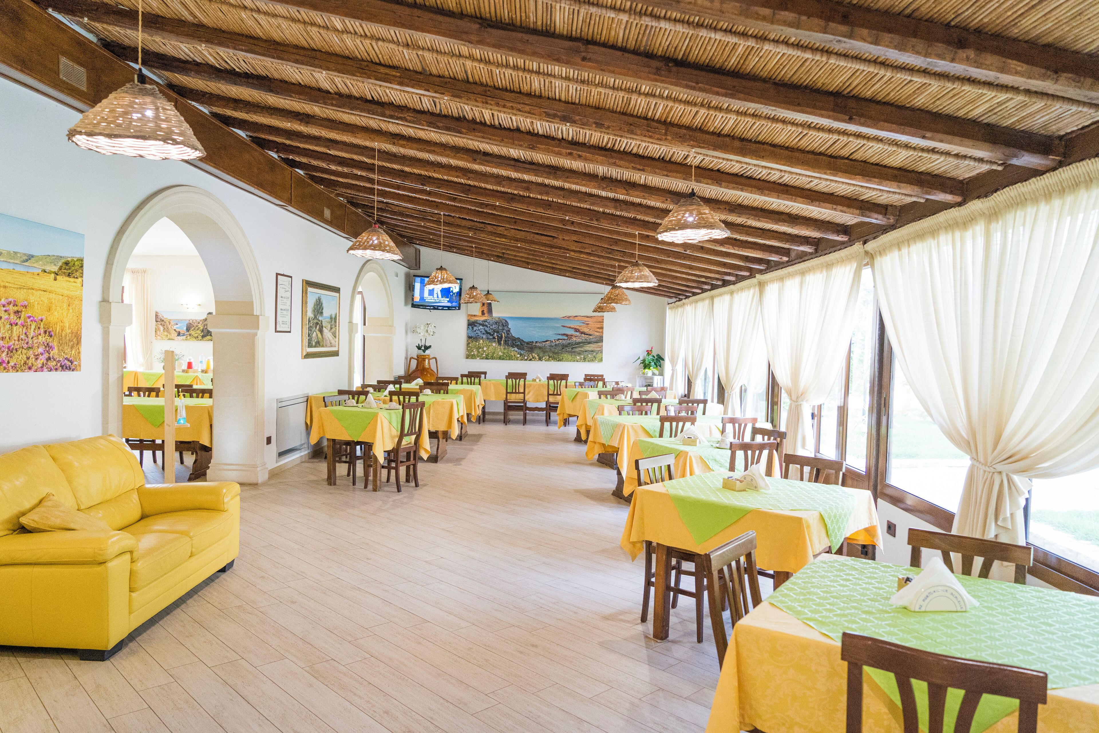 Tägliches inbegriffenes kontinentales Frühstück