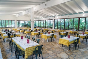 Dinner served, local cuisine, al fresco dining