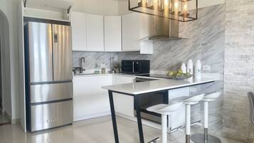 Junior Apartment, Ocean View (266 Norzagaray Apt 3) | Cocina privada