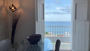 Junior Apartment, Ocean View (266 Norzagaray Apt 3) | Servicio a la habitación