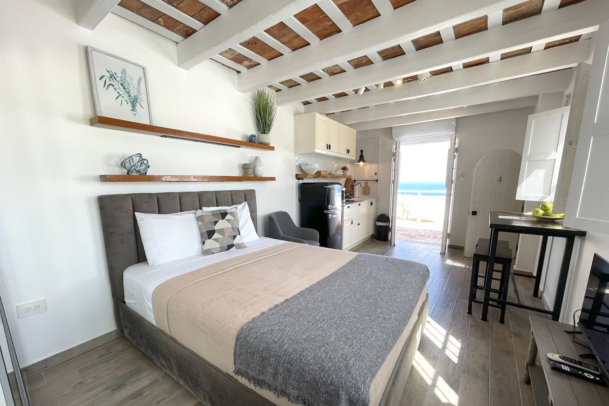Suíte estúdio, vista para o oceano (#4) | Wi-Fi de cortesia, individualmente decorados, individualmente mobiliados