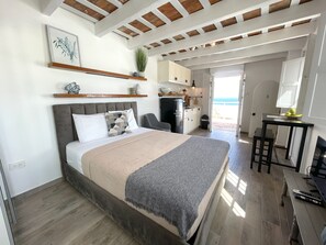 Deluxe Studio Suite, Ocean View (266 Norzagaray Apt 4) | Décoration personnalisée, ameublement personnalisé, Wi-Fi gratuit