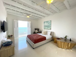 Lägenhet Junior - havsutsikt | Individuell inredning, unika möbler, gratis wi-fi och sängkläder