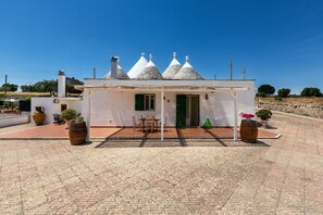Exterior - Trull' Itria by BarbarHouse (Martina Franca)