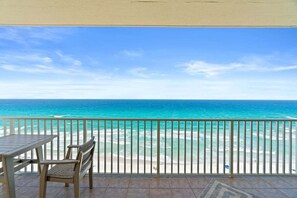 Property grounds - Luxe Gulf-Front Condo w/Panoramic Views, Heated Pool, Spacious Layout-Sleeps 8, Gourmet Kitchen (Panama City Beach)