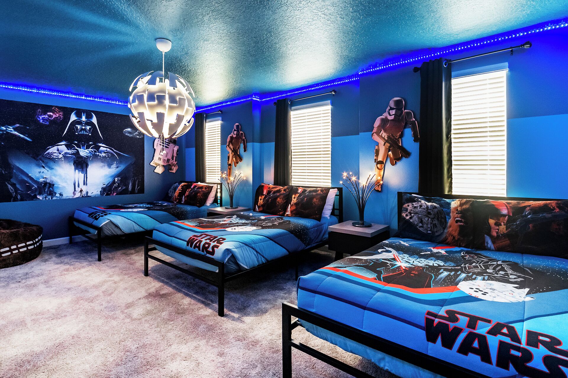 10 dormitoris, planxa i posts de planxar, wifi gratuïta i roba de llit 