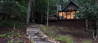 Lakeside Hideaway- 3BR/4BA + Basement Gameroom in Connestee Falls Golf Community
