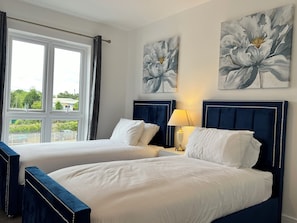 2 chambres, fer et planche à repasser, Wi-Fi gratuit, draps fournis