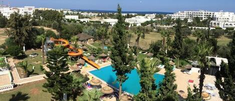 室內游泳池和季節性室外游泳池