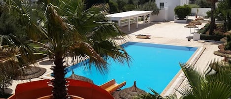 Indoor pool, seasonal outdoor pool