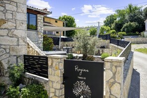 Property grounds - Casa Regina in Kršan  - Haus für 6 Personen (Kršan)