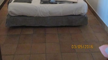 3 chambres, fer et planche à repasser