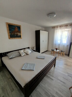 Family House, 2 Bedrooms, Private Pool, Courtyard Area