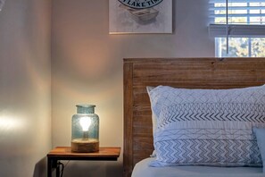 3 chambres, bureau, fer et planche à repasser, accès au Wi-Fi (inclus)