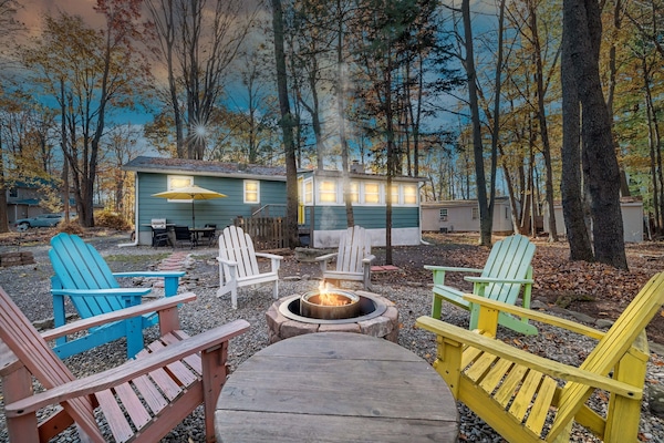 Lake Hideaway | Pocono Lake Rental - Backyard with firepit | Arrowhead Lake | Serhii Vacation Rentals