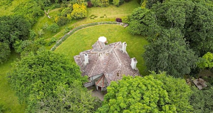 Hafod Cae Maen - a sea view that sleeps 8 guests in 4 bedrooms