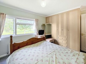 2 室のベッドルーム、WiFi (無料)、ベッドシーツ