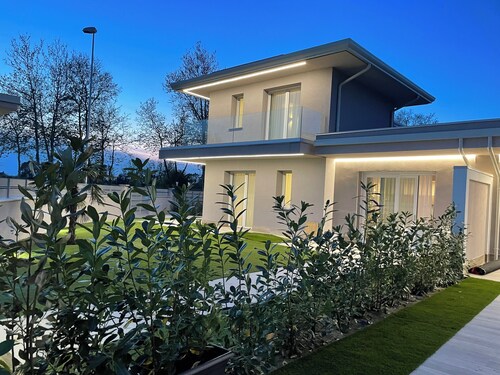 Villa with independent garden in Residence Polynesia