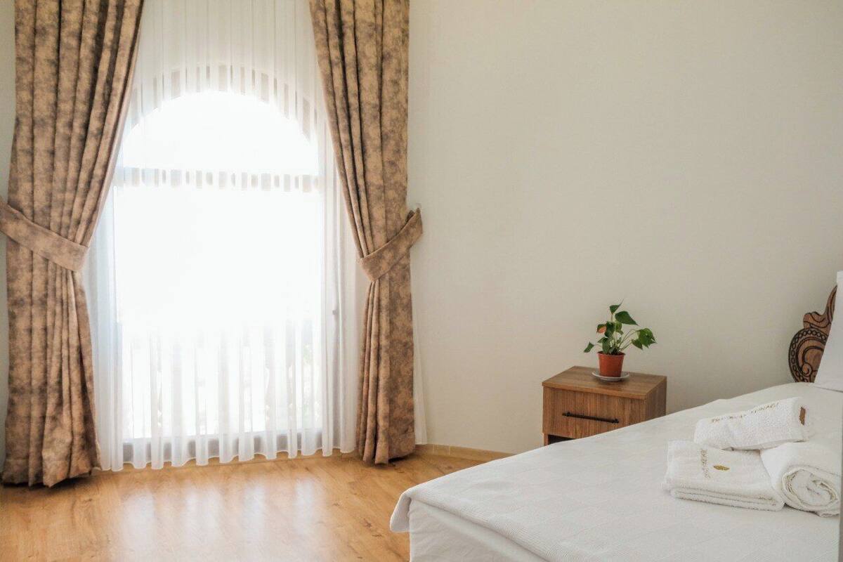 Family Room | Iron/ironing board (on request), WiFi (free), bed sheets
