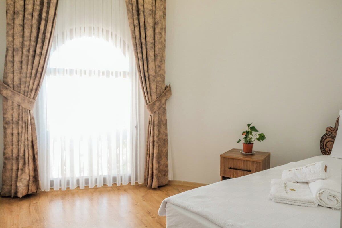 Family Room | Iron/ironing board, free WiFi, bed sheets