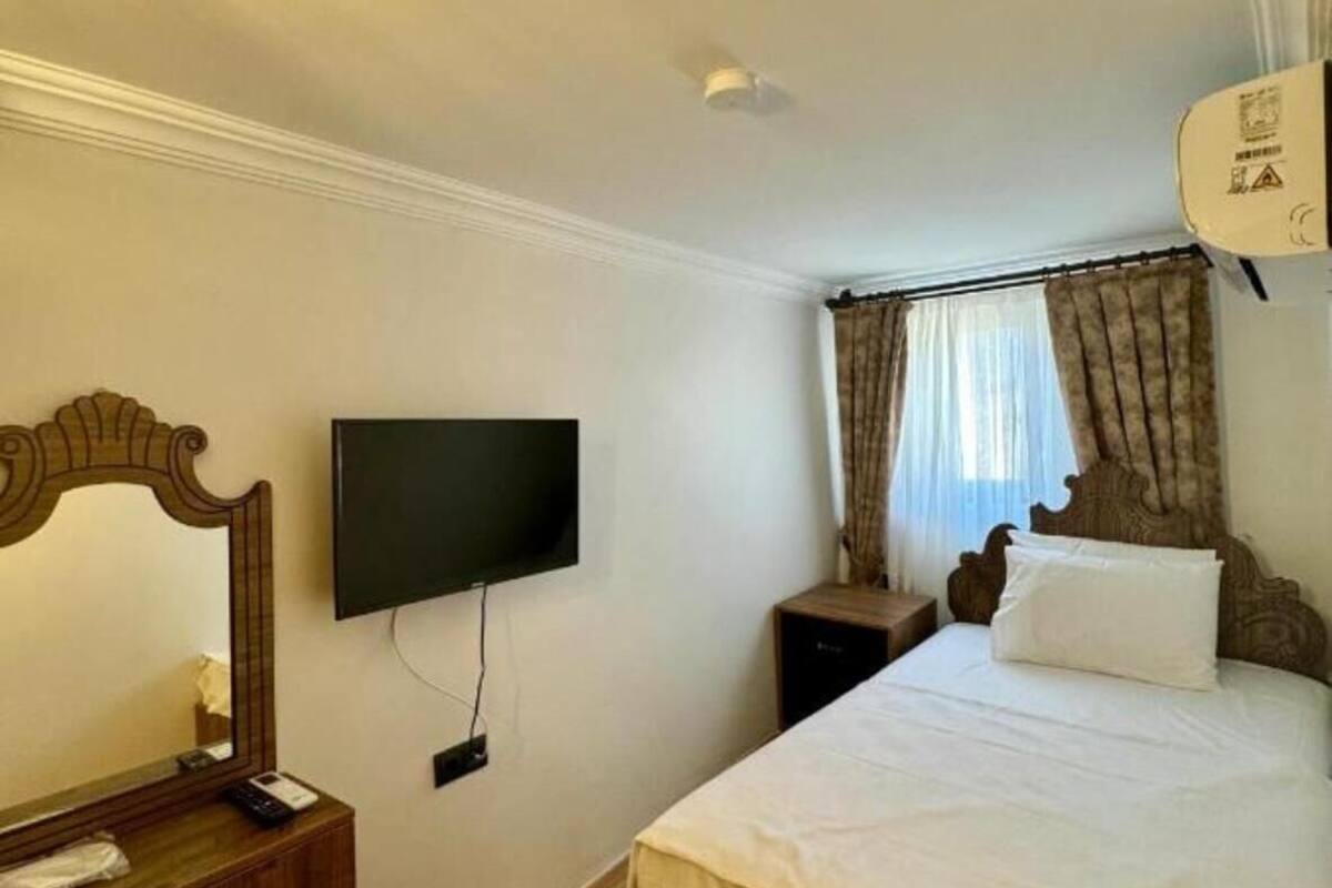 Standard Room | Iron/ironing board, free WiFi, bed sheets