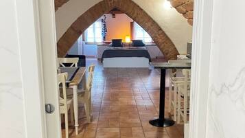 1 camera, una cassaforte in camera, ferro/asse da stiro, Wi-Fi gratuito