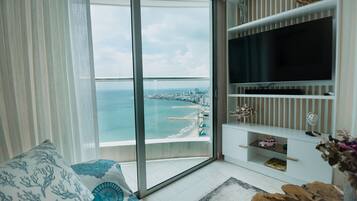 Apartment, 2 Bedrooms | Living area