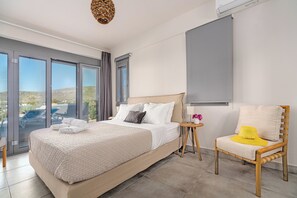 5 bedrooms, iron/ironing board, free WiFi, bed sheets - Aqua Villa IV - Entire villa in Elafonisos, Laconia, Greece (Peloponnese)