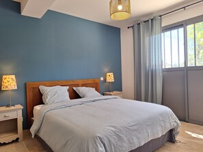 5 bedrooms, iron/ironing board, travel cot, free WiFi