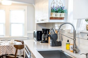 Private kitchen - Craftsman home in historic area (Everett)