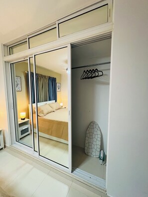 2 bedrooms, free WiFi, bed sheets - Cozy Apartment, backyard & balcony pool first floor gated, electricity included. (Punta Cana)