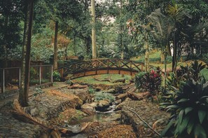 Property grounds - Bungalow With Pool And Free Parking In Nature (Palin)