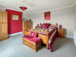 4 habitaciones, wifi gratis y ropa de cama 