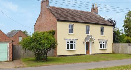 4 bedroom accommodation in Long Sutton