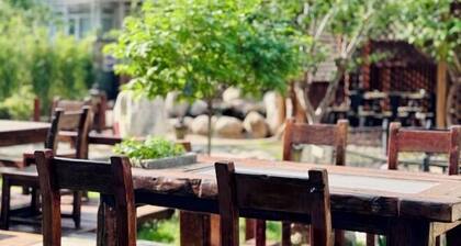 Wanshang Ruyi Hotel (Beijing Lugu East Street)