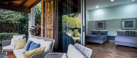 Maison Familiale, 4 chambres, piscine privée, vue piscine | Balcon