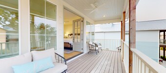 6 Br, 7.5 Ba Luxurious Lake Getaway, Sleeps 22