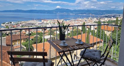 Sea view apartment with free parking