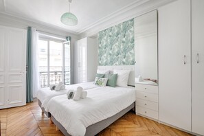 3 bedrooms, iron/ironing board, free WiFi, bed sheets - Le Petit Hôtel - Appt 6p 127 m² à Paris (Paris)