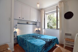 3 Schlafzimmer, Bügeleisen/Bügelbrett