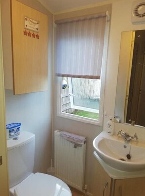 Cabin | Bathroom - Caravan in Dawlish Warren (Dawlish)