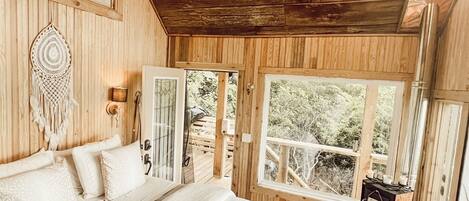 1 bedroom, desk, bed sheets